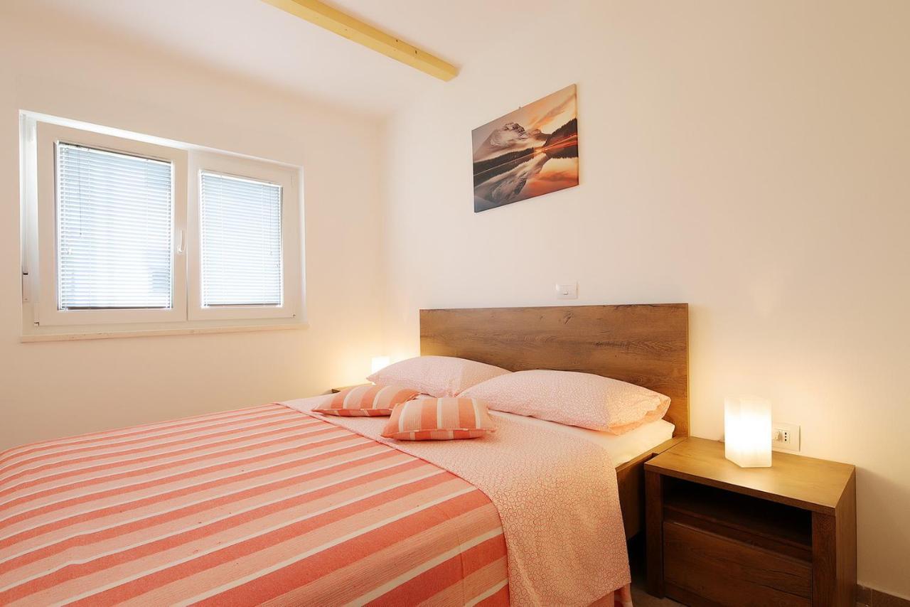 Apartments Sonja Šilo Esterno foto